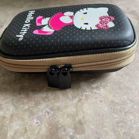 Hello Kitty Multipurpose Zippered Case - Picture 4 of 4